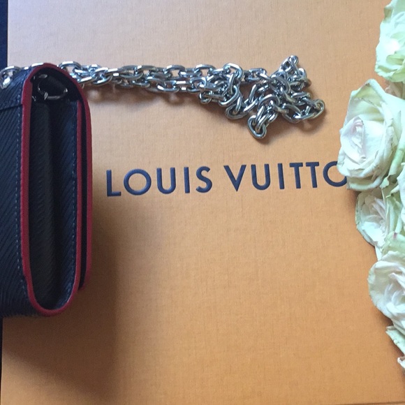 Louis Louis - Picture 7 of 8